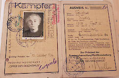 1946 Ausweis „Opfer des Faschismus“ von Martha Tschickert