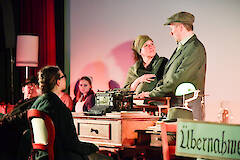 In einem Theaterstück in Spremberg wird die Geschichte von Lucia und Erwin Thiel erzählt. März 2026